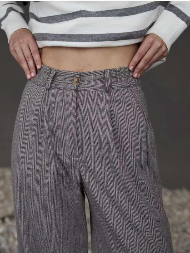 Топ трикотажный с открытой спиной